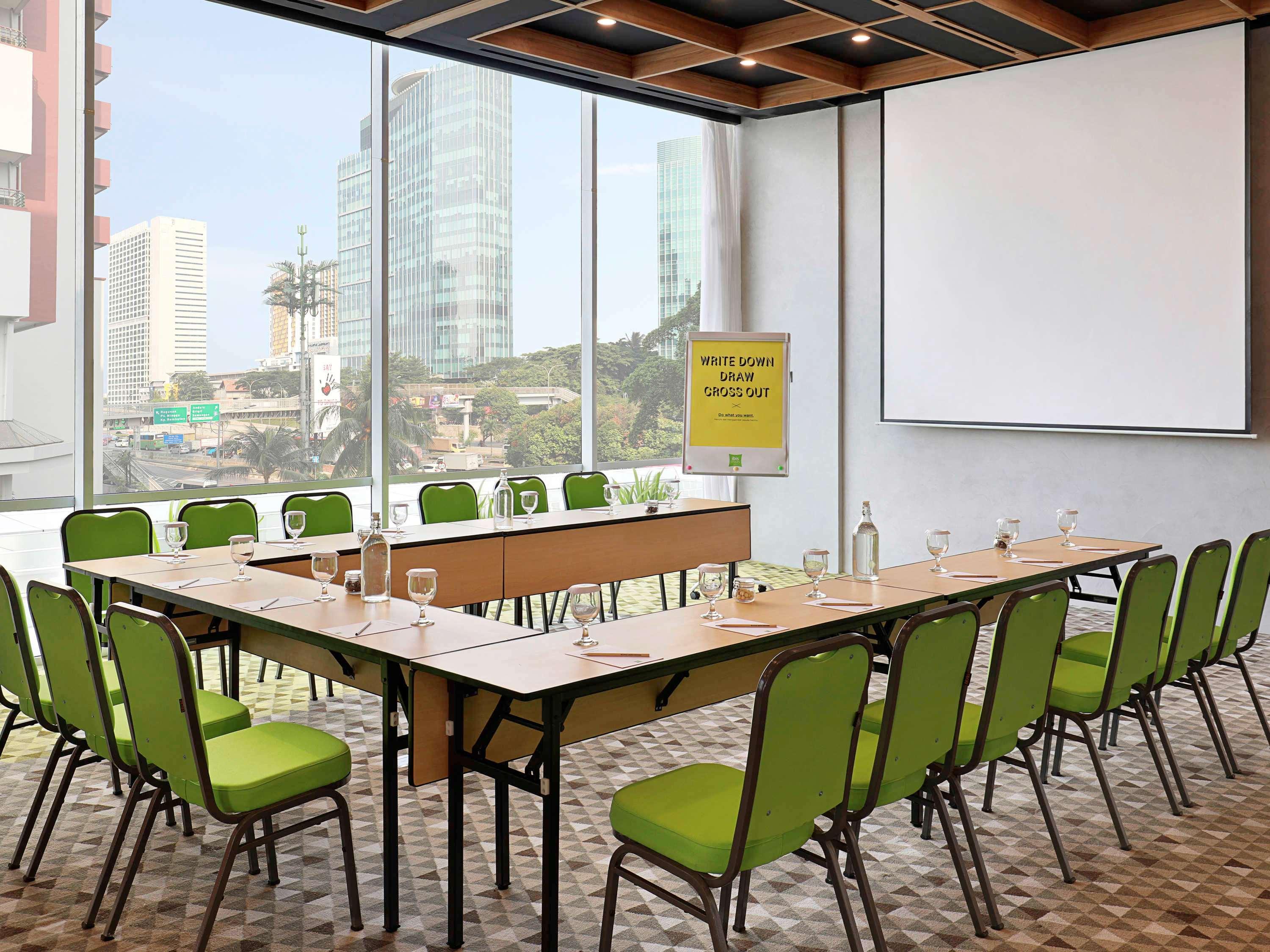 Ibis Styles Jakarta Simatupang Kültér fotó